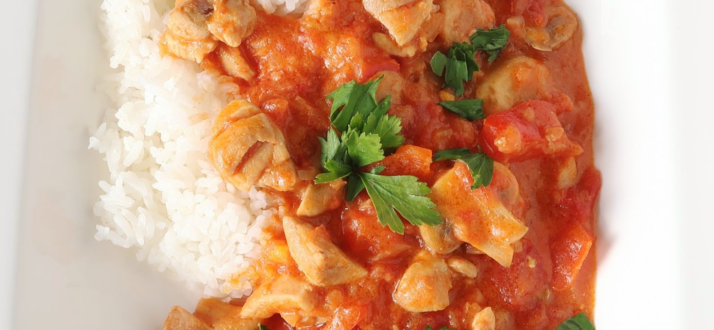 Hongaarse goulash met kip en champignons Priya Loves Food