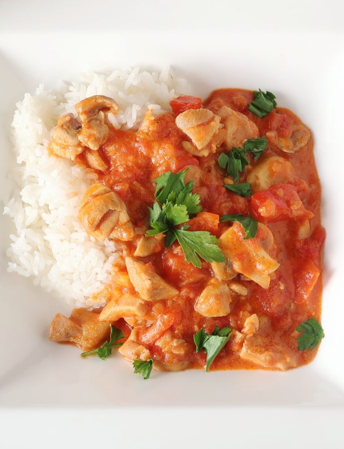 Hongaarse goulash met kip en champignons