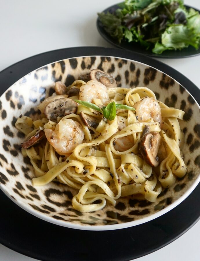 Tagliatelle met garnalen, truffeltapenade en kastanjechampignons