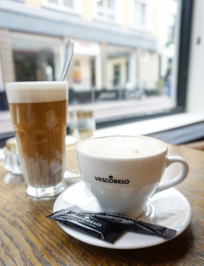Lunchen met heerlijke koffie op de Denneweg in Den Haag- Vascobelo