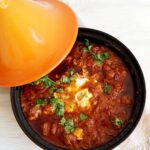 Snelle Marokkaanse tajine met kefta en ei