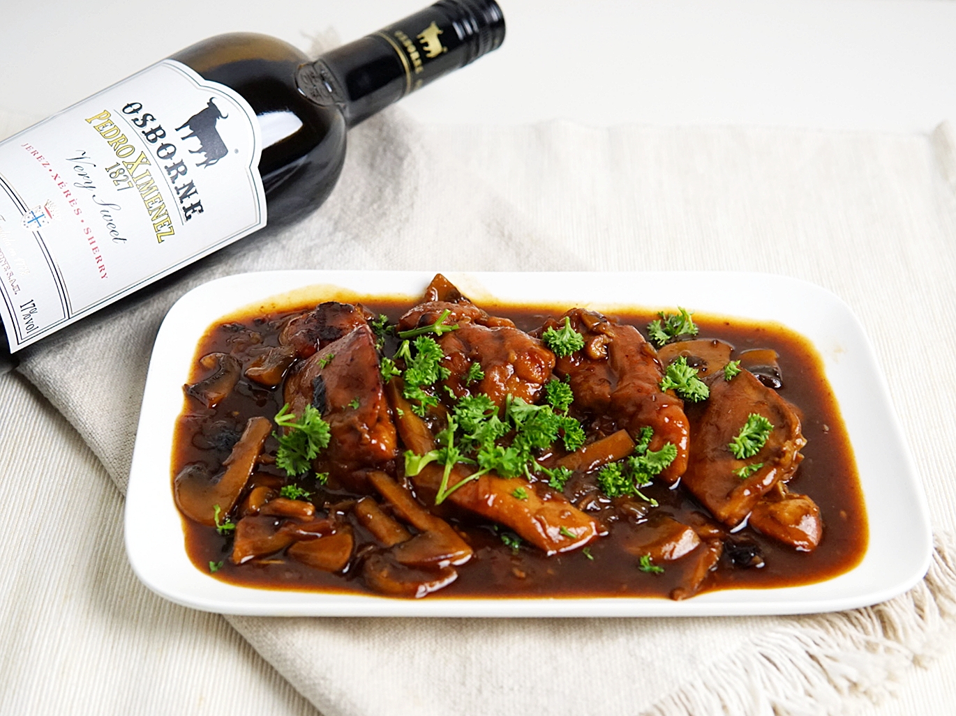 Kip met champignons en zoete sherry saus