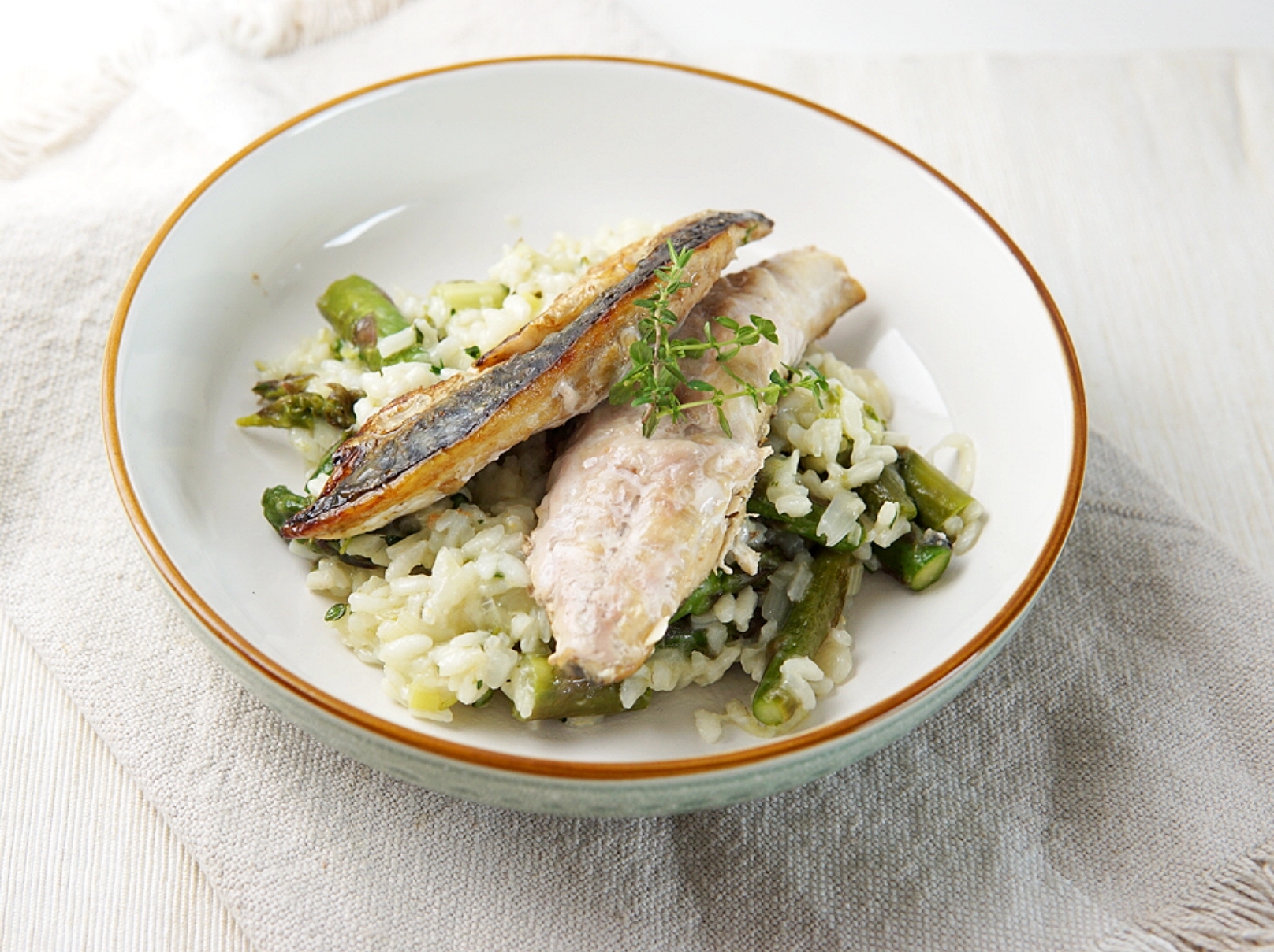 Risotto met groene asperges en makreel