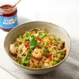Noodles met garnalen en crispy chili oil