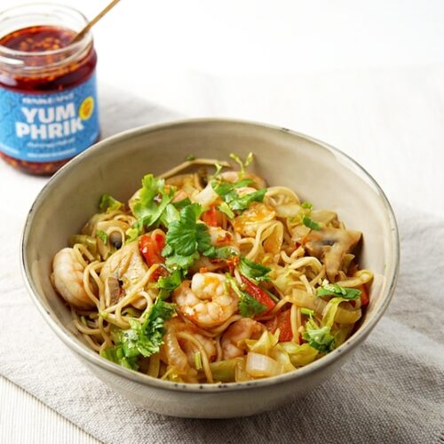 Noodles met garnalen en crispy chili oil