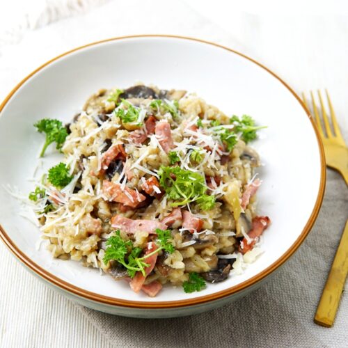 Risotto met paddenstoelen, pastinaak en spekjes