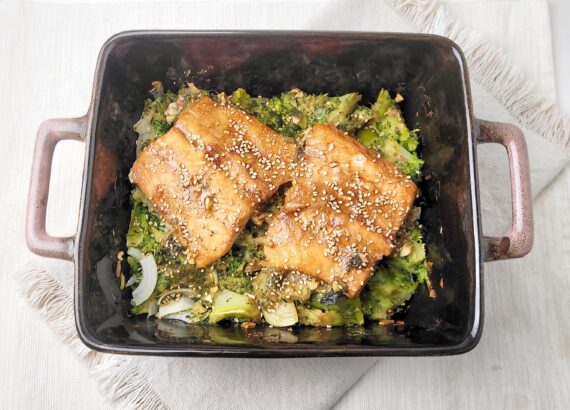 Aziatische zalm en broccoli uit de oven