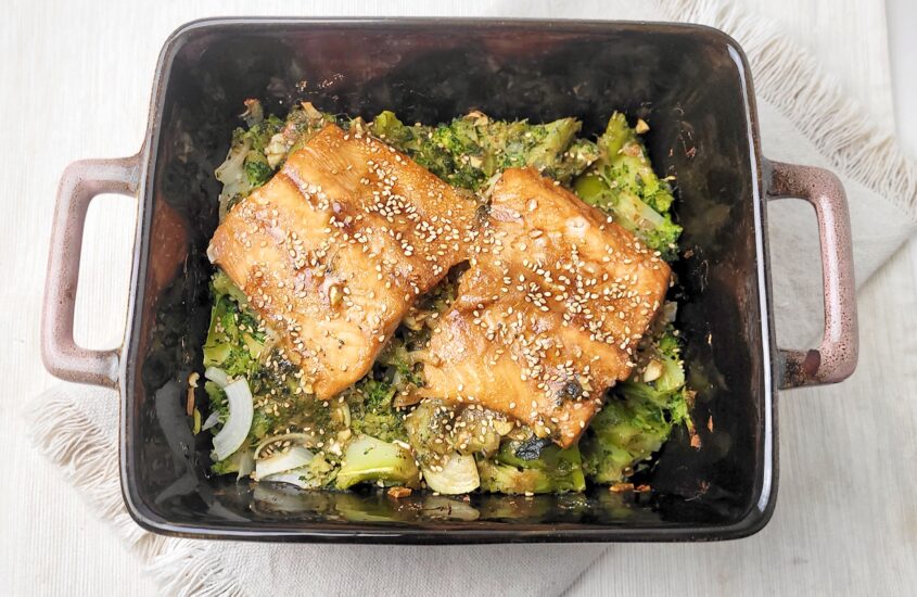 Aziatische zalm en broccoli uit de oven