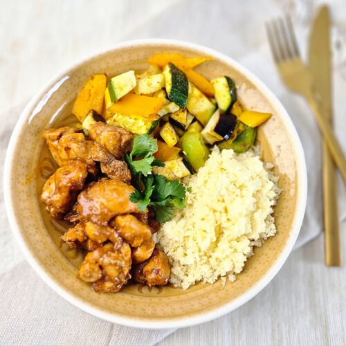 Kip harissa met geroosterde groenten en couscous
