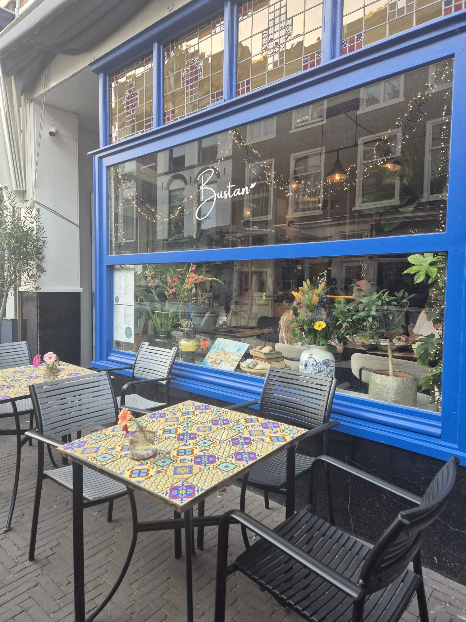 Eten bij Bustan met Midden-Oosters en internationale invloeden