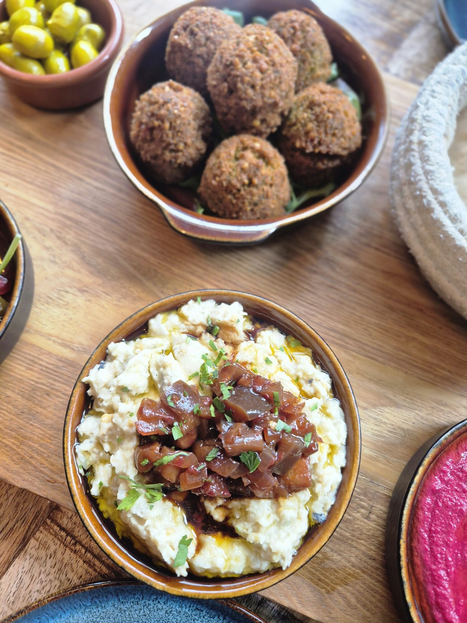 Eten bij Bustan met Midden-Oosters en internationale invloeden