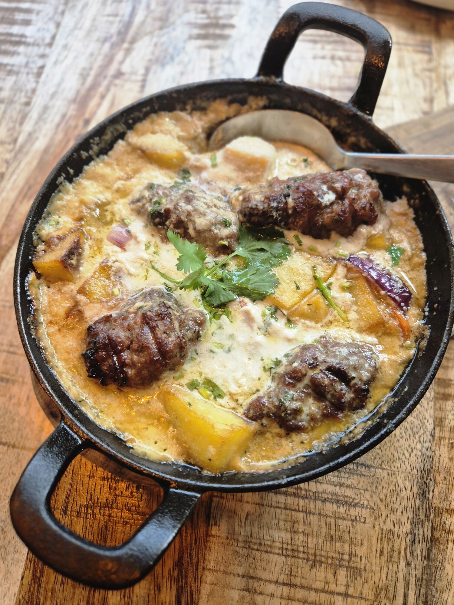 Eten bij Bustan met Midden-Oosters en internationale invloeden