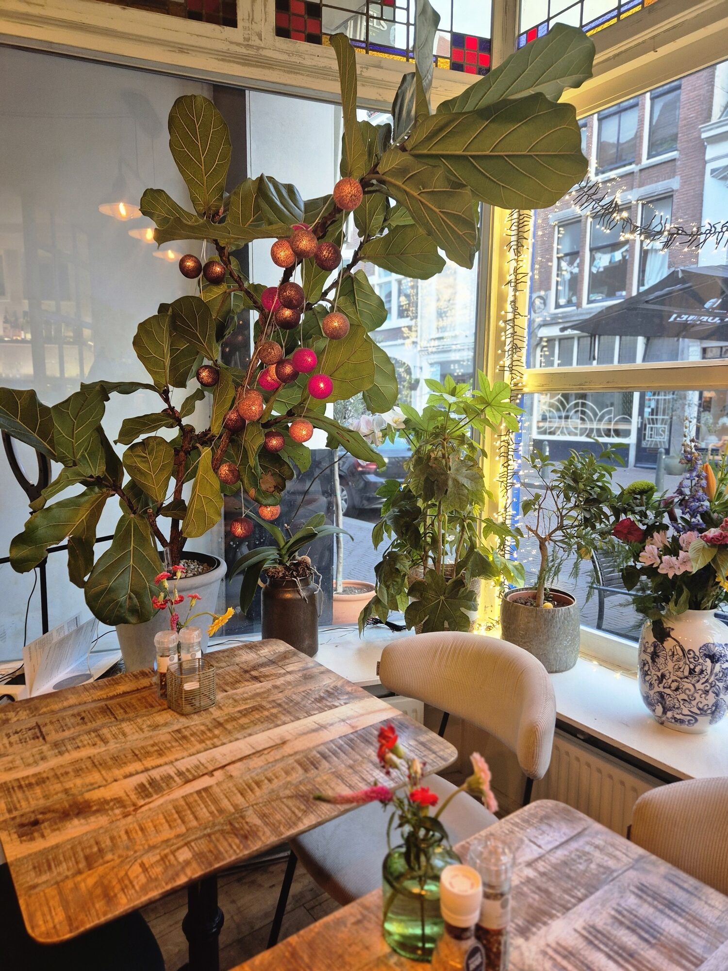 Eten bij Bustan met Midden-Oosters en internationale invloeden