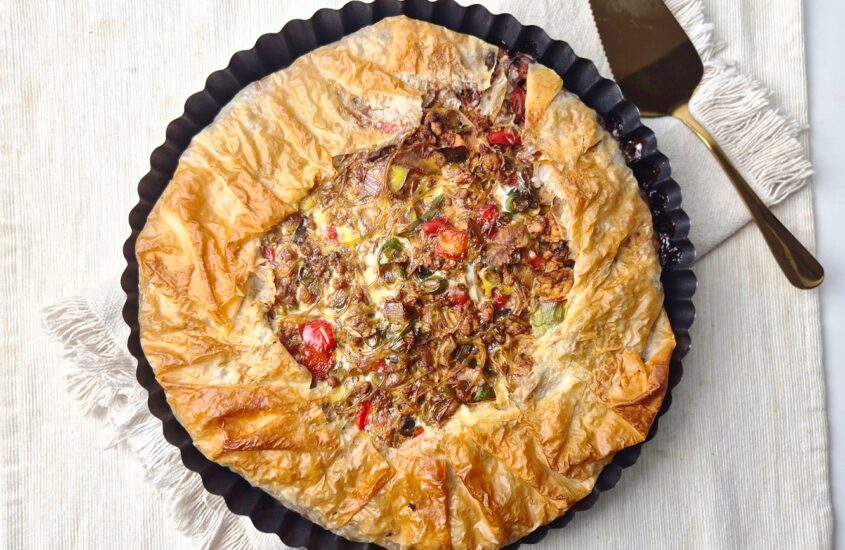 Loempiataart met kipgehakt en filodeeg