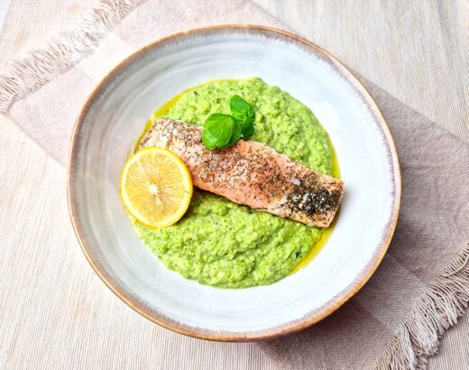 Doperwten- broccolipuree en zalm