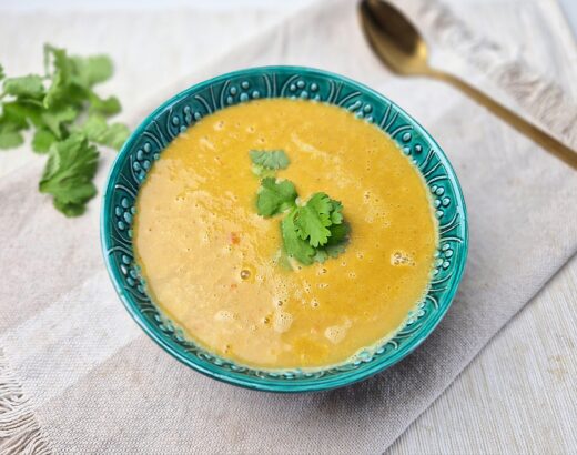 Turkse gele linzensoep