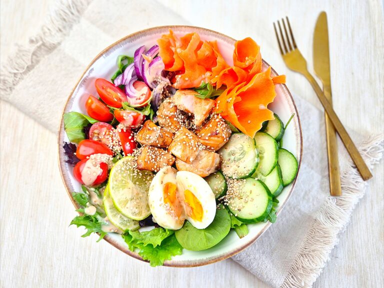 Salade met teriyaki zalm