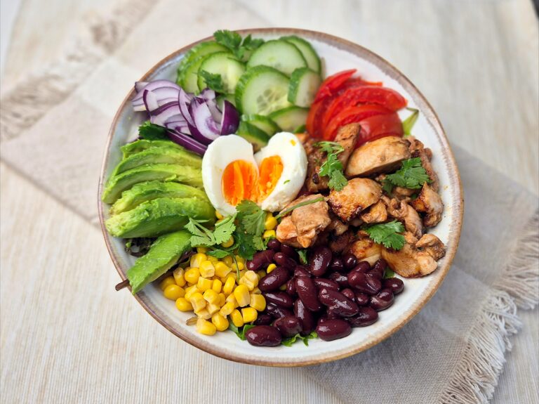 Mexicaanse salade met kip en bonen