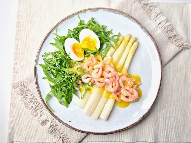 Witte asperges met Noorse garnalen