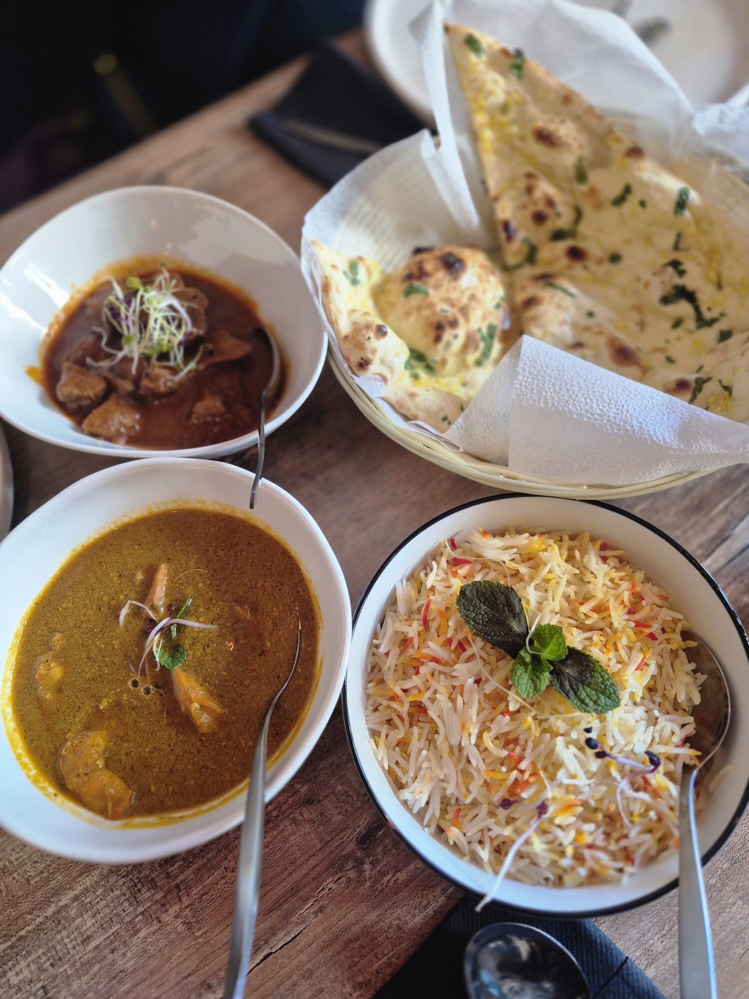 Indiaas comfortfood en curry’s bij Junoon in Scheveningen