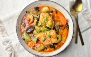 Thaise rode curry met zalm