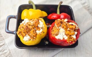 Gevulde paprika met kipgehakt en feta