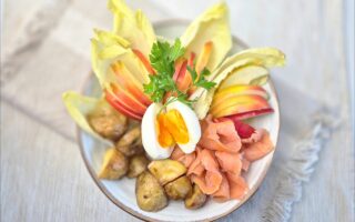 Salade met witlof en gerookte zalm