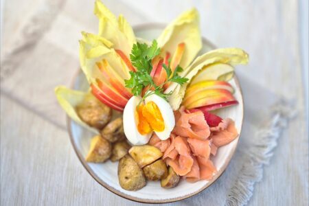 Salade met witlof en gerookte zalm