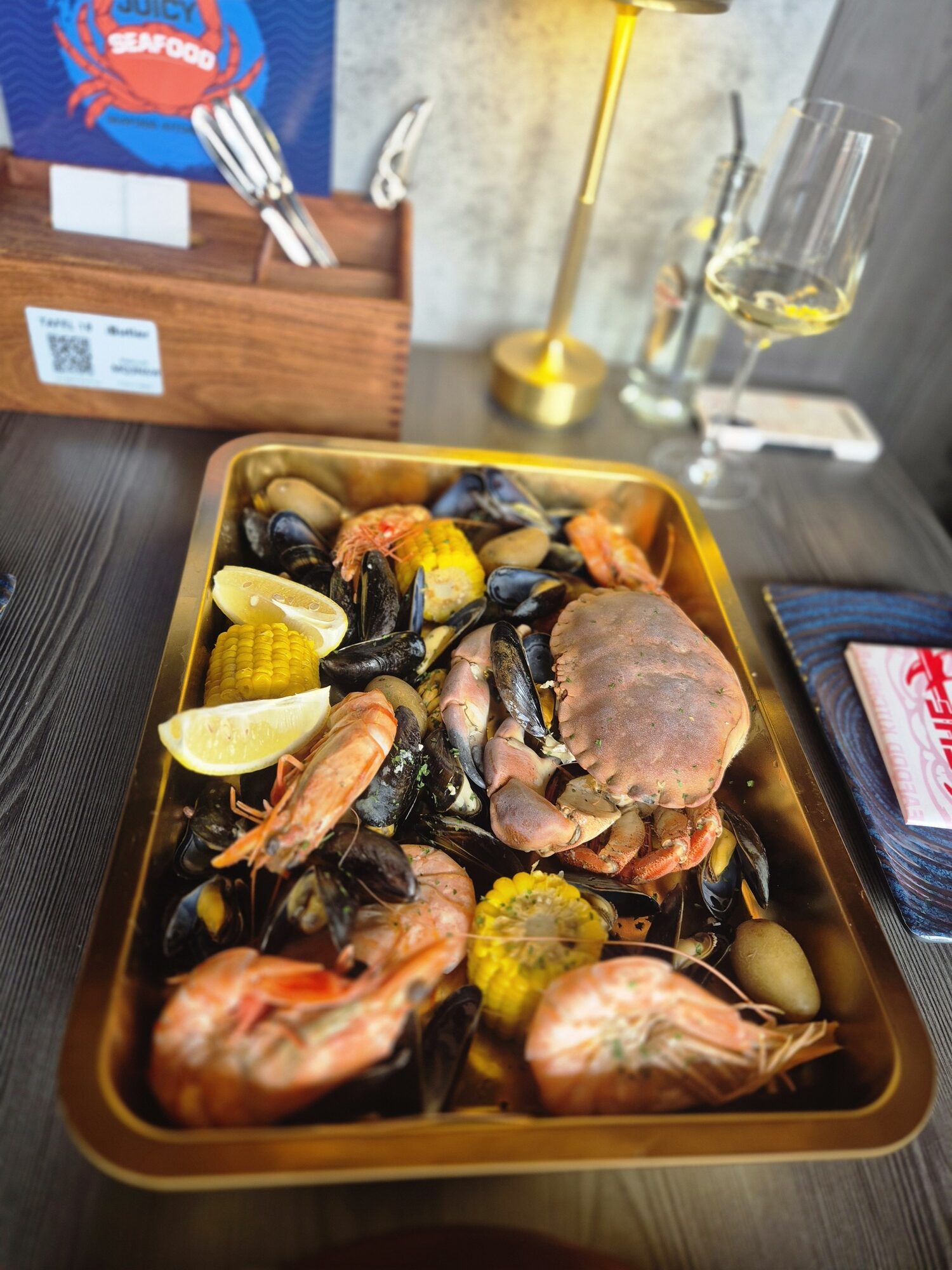 Seafood eten bij The Juicy Seafood in het Kurhaus op Scheveningen