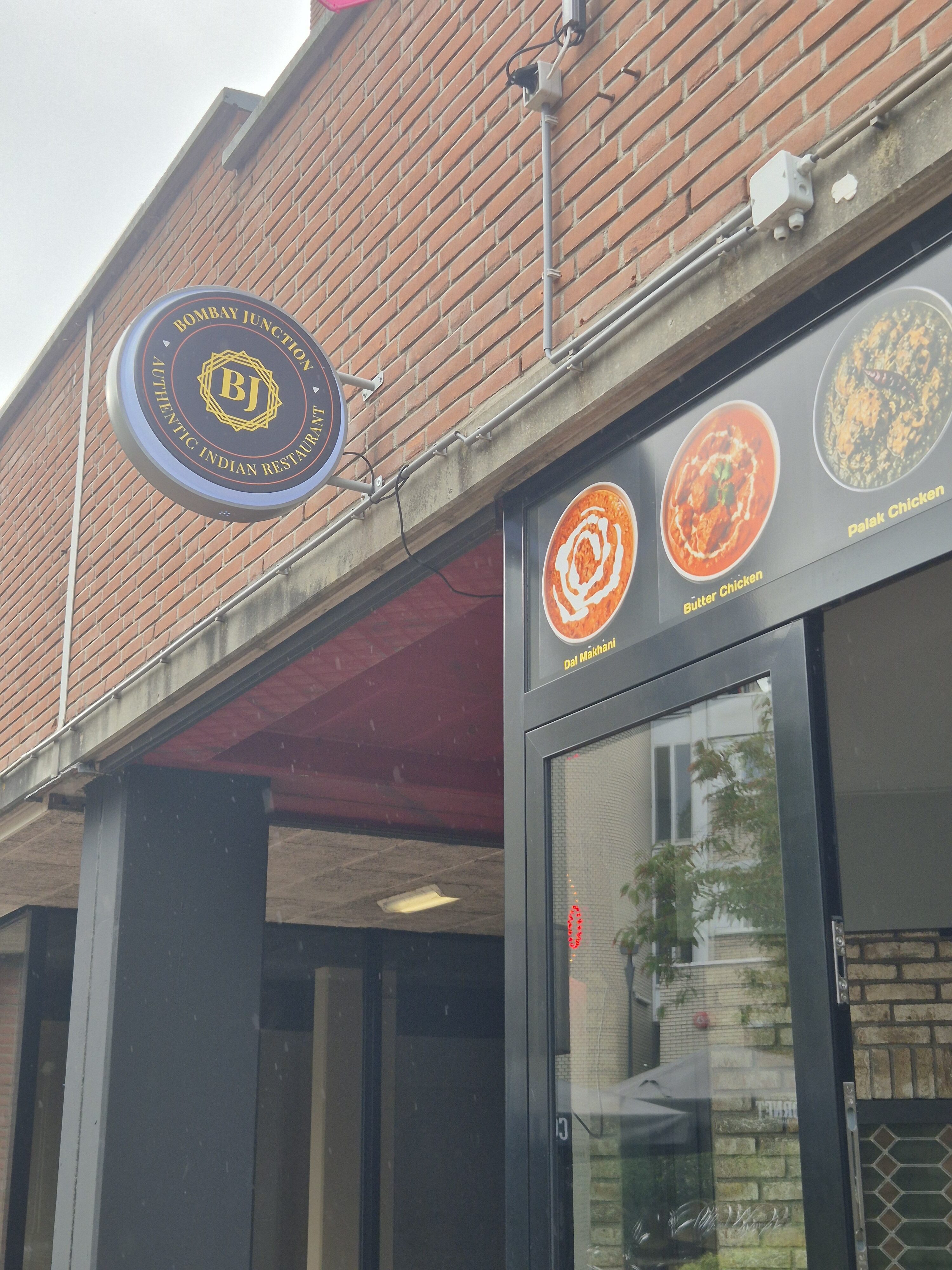 https://www.priyalovesfood.nl/category/buiten-eten/restaurant-reviews/