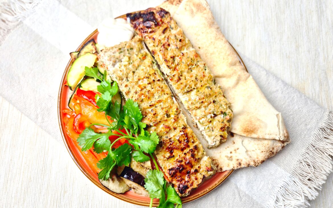 Kip kebab van kipgehakt uit de airfryer