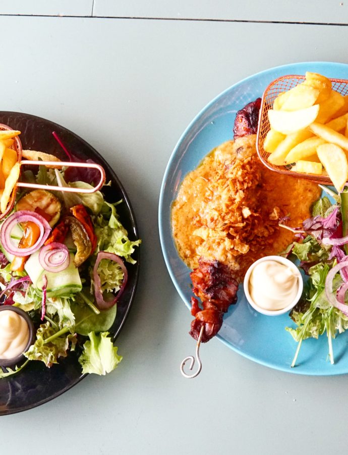 Vrijdag- en zaterdagavond dineren in de Vruchtenbuurt? Dit kan nu bij Lunchroom Op de Hoek!